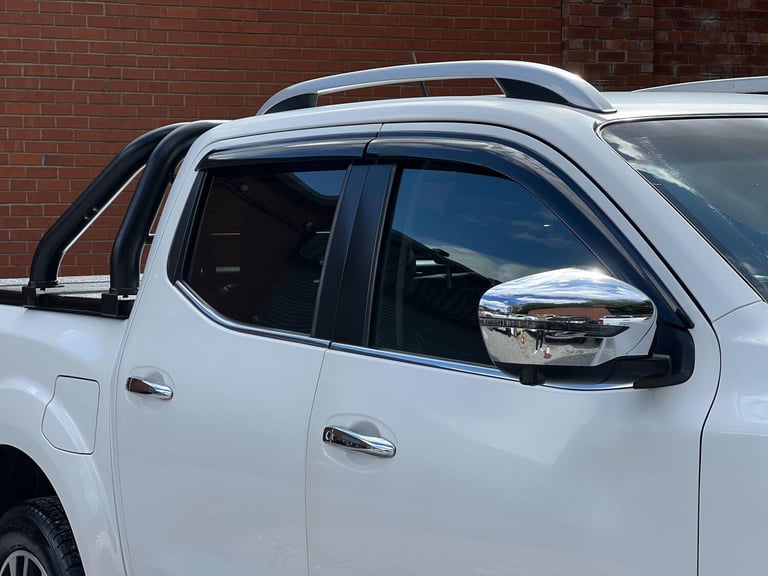 2018 Nissan Navara 2.3 dCi Tekna 4WD Euro 6 (s/s) 4dr PICK UP Diesel Manual