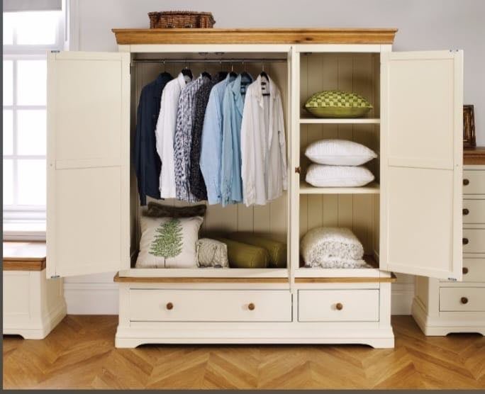 3door wardrobe for £130(we can deliver)