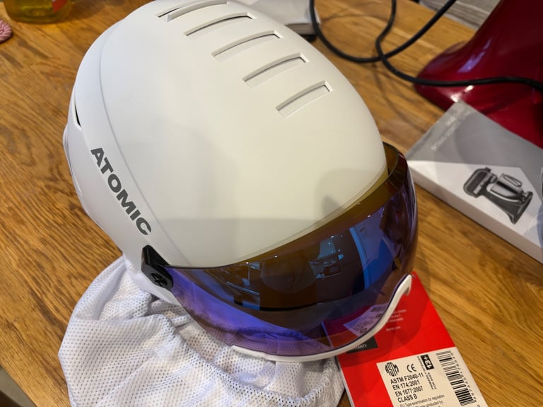 Atomic Savor Visor Stereo Ski Helmet in White Heather