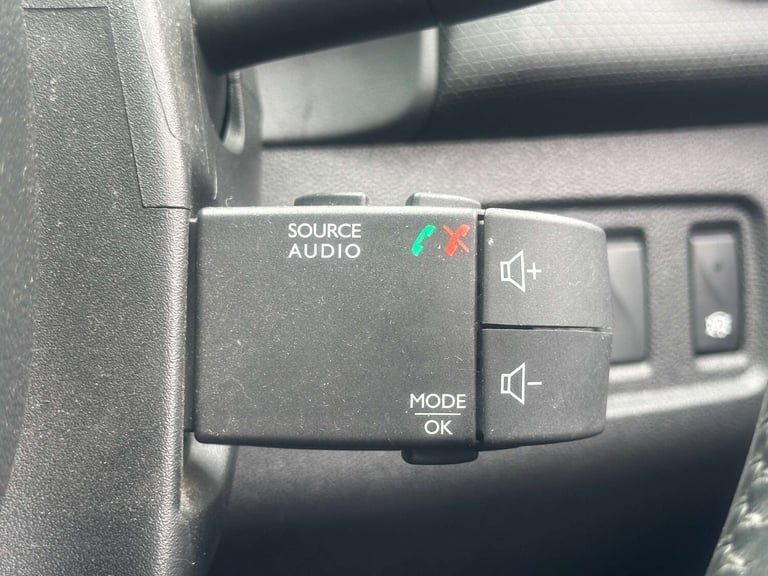 2015 Renault Clio 0.9 TCe Dynamique Nav Hatchback 5dr Petrol Manual Euro 6 (s/s) (90 ps) Hatchbac...