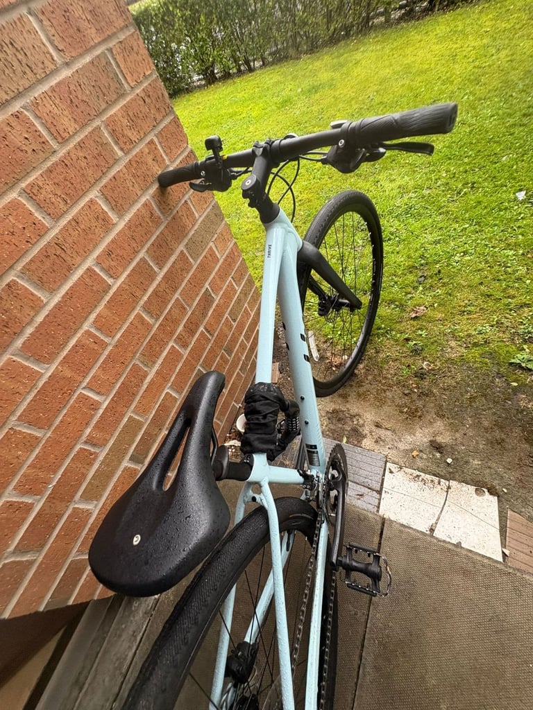 image for XS Liv Thrive 3 Womens Hybrid Bike 2024 in Gloss Soap Suds 