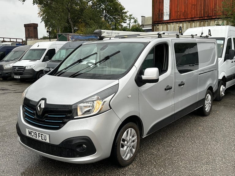 2019 Renault Trafic 1.6 dCi 29 Sport Nav Crew Van LWB Euro 6 6dr WINDOW VAN Diesel Manual