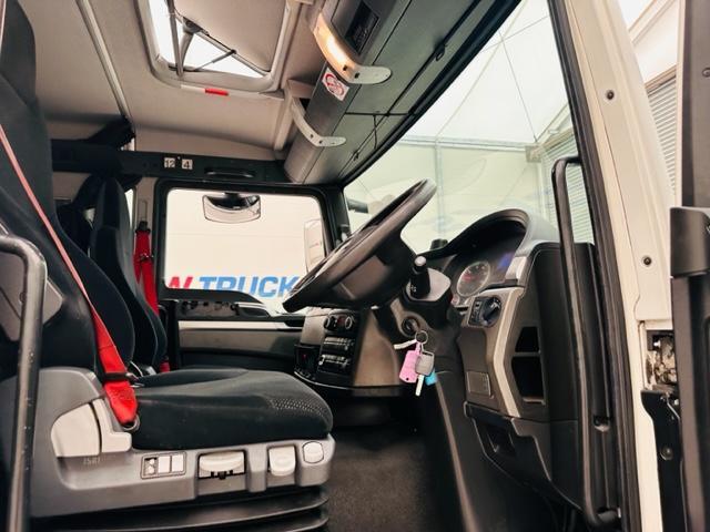 MAN TGM 18.250 Sleeper Cab Curtainsider  