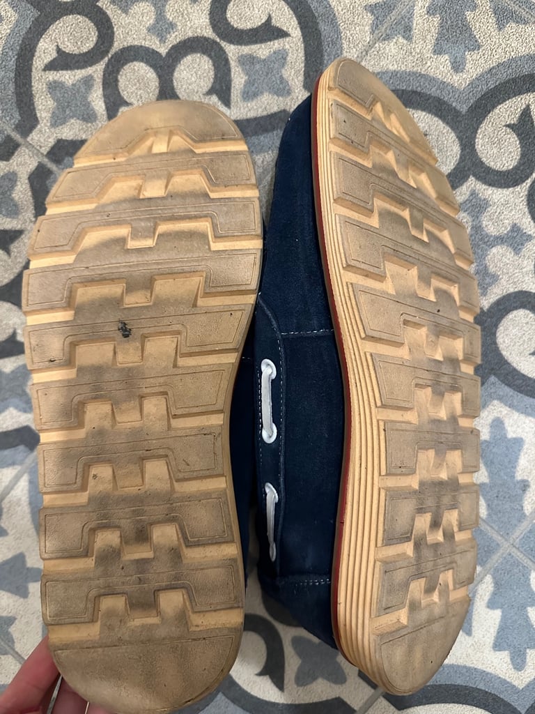 Men’s casual shoes 