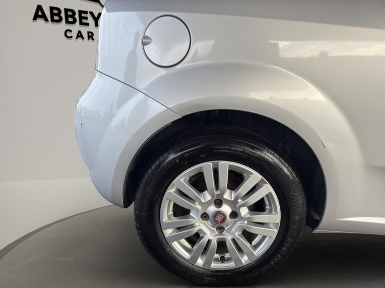 2013 Fiat Punto 1.4 Easy 3dr HATCHBACK Petrol Manual