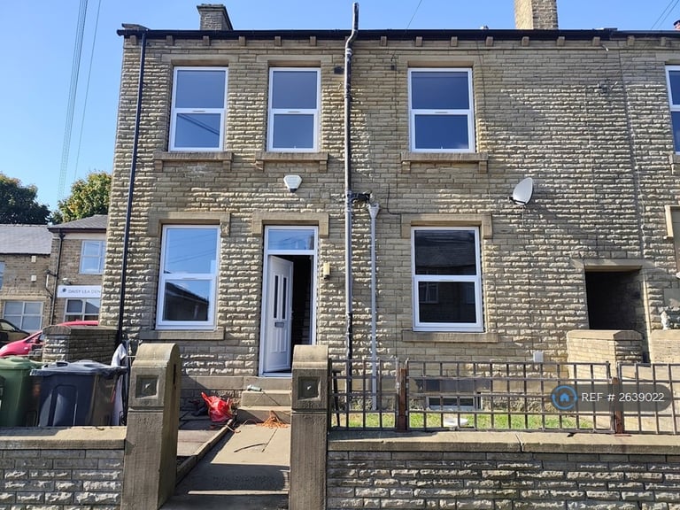 2 bedroom house in Stanley Road, Huddersfield, HD3 (2 bed) (#2639022)