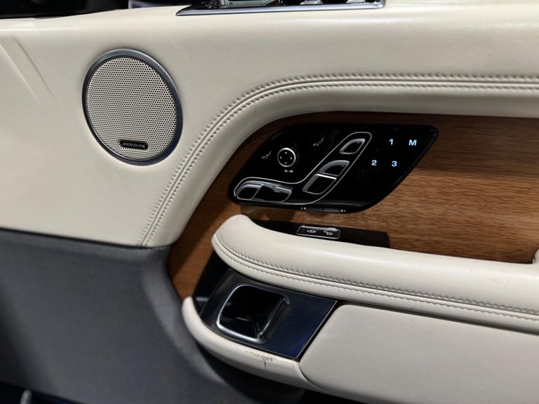 2018 Land Rover Range Rover 2.0 P400e 12.4kWh Autobiography Auto 4WD Euro 6 (s/s) 5dr ESTATE Petr...