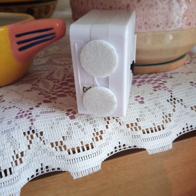6 x 6 cm simple alarm clock 