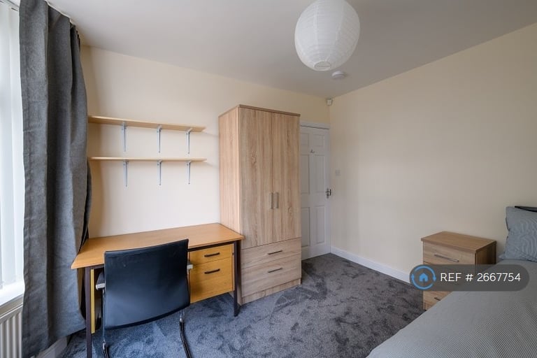 4 bedroom house in Colgate Crescent, Manchester, M14 (4 bed) (#2667754)