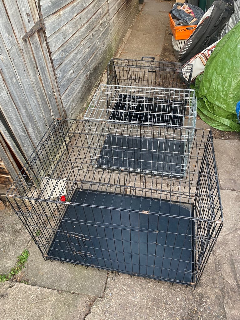 Dog cages x3 Med x2 1x Med/Large 