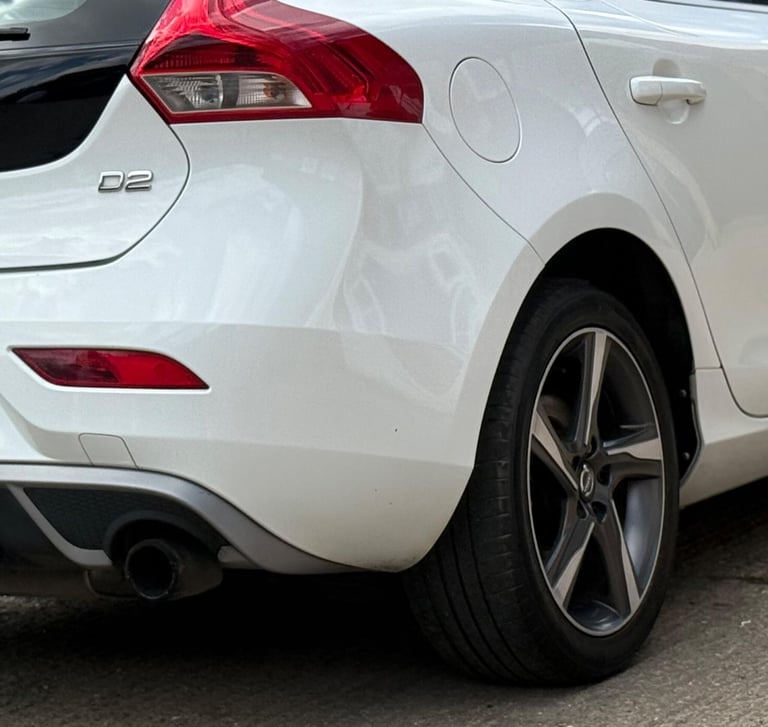 2015 Volvo V40 1.6 D2 R-Design Powershift Euro 5 (s/s) 5dr Diesel