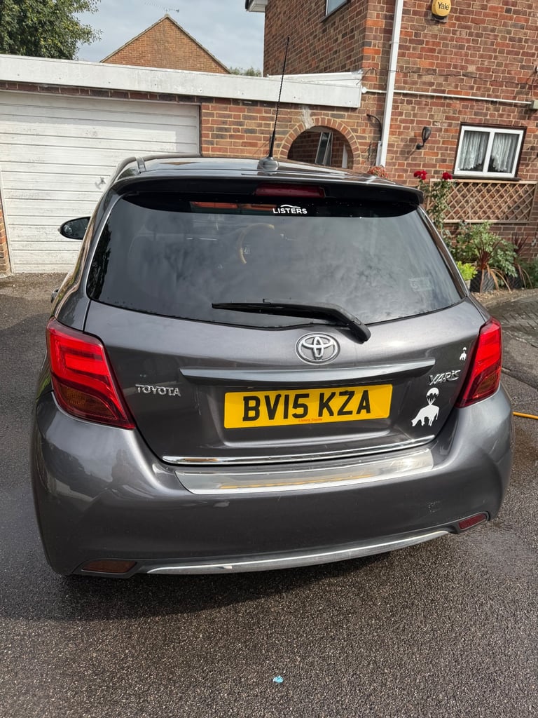 Toyota, YARIS, Hatchback, 2015, Manual, 1329 (cc), 5 doors