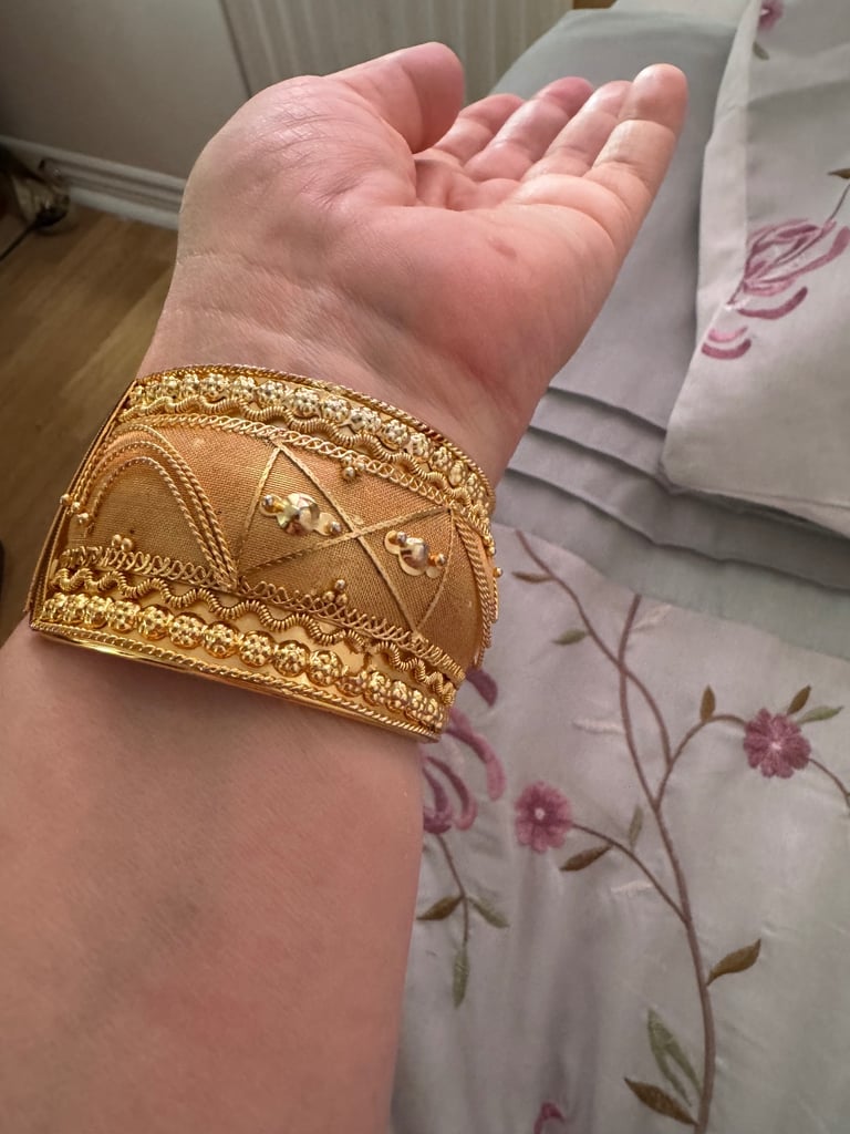 Beautiful pair of African hinged bangles