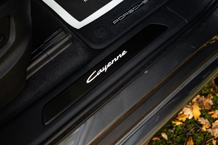 2023 Porsche Cayenne 3.0 V6 E-Hybrid 25.9kWh TiptronicS 4WD Euro 6 (s/s) 5dr ESTATE Petrol/Electr...