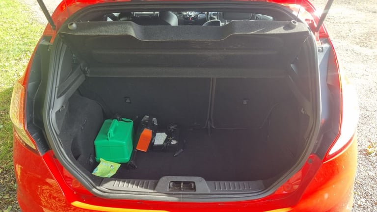 Ford, FIESTA ST-2, RED, Hatchback, 2015, Manual, 1596 (cc), 3 doors