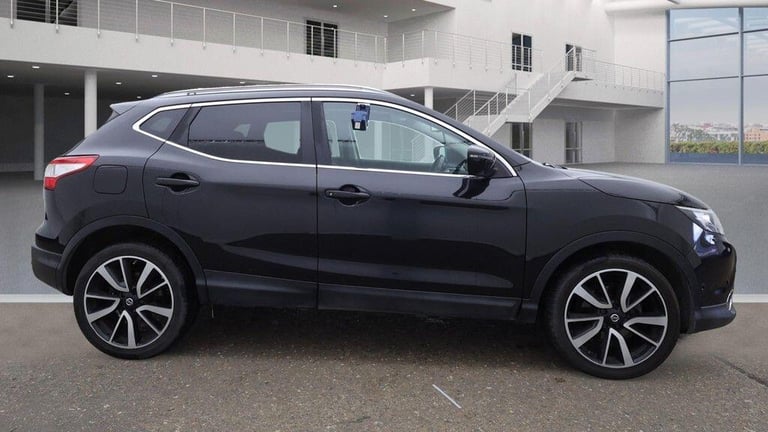 2015 Nissan Qashqai 1.2 DIG-T Tekna XTRON 2WD Euro 6 (s/s) 5dr HATCHBACK Petrol Automatic
