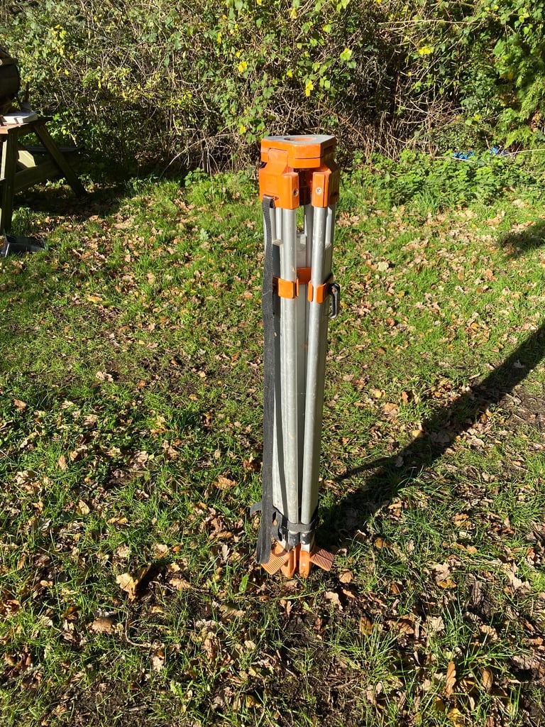 image for Tripod for level 