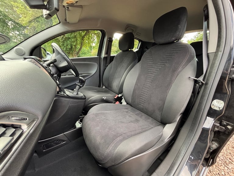 2013 Chrysler Ypsilon 1.2 SE Black Only 49,000 Miles 5 Door Manual Petrol ULEZ