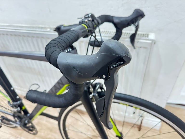 Boardman SLR 8.6 road bike in immaculate condition all fully working 