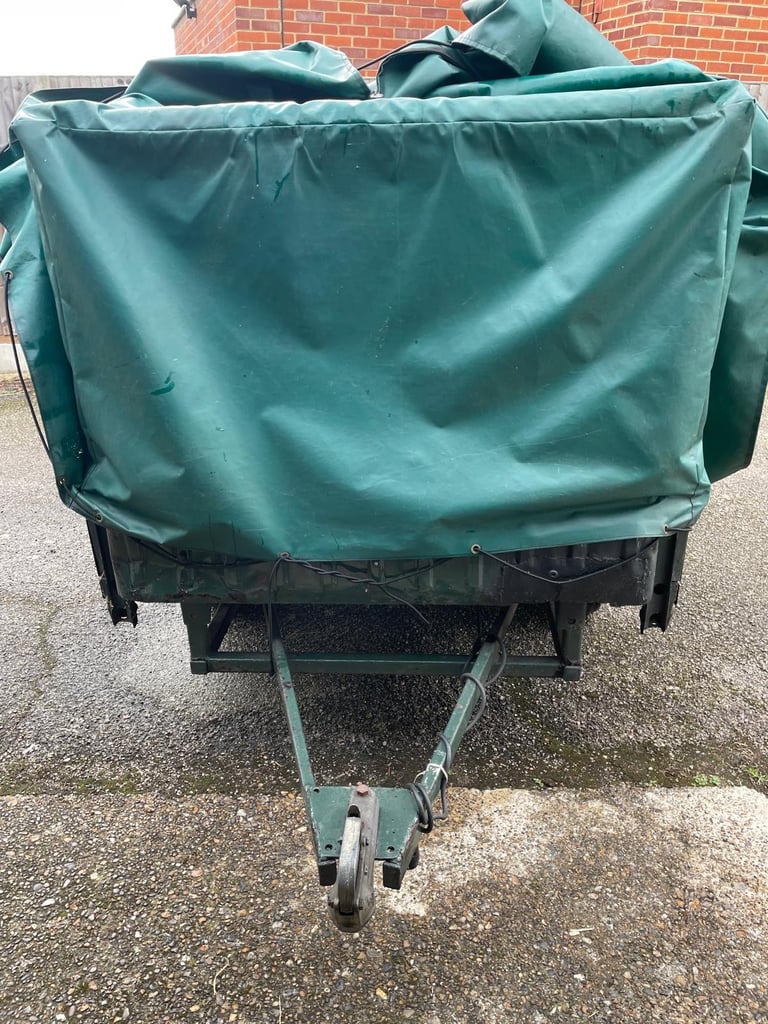 Trailer twin wheeled