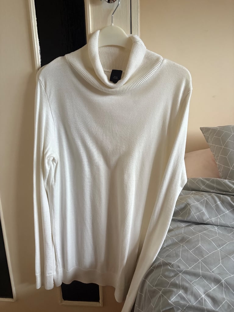 image for Men’s polo neck jumper 