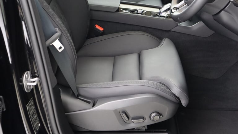 2025 Volvo XC90 B5 (P) AWD Plus Dark (Sunroof, Harman Kardon Sound, 360 Camera, BLIS) ESTATE Petr...