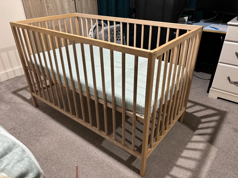 Baby cot bed - beech 