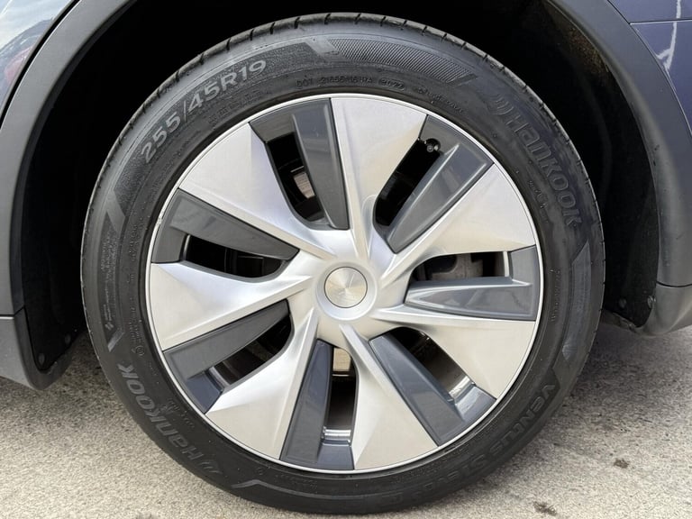 2022 Tesla Model Y Long Range AWD 5dr Auto MPV ELECTRIC Automatic