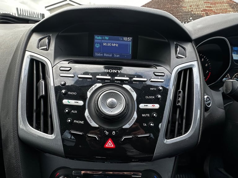 2013 Ford Focus 1.6 125 Titanium 5dr Powershift HATCHBACK PETROL Automatic