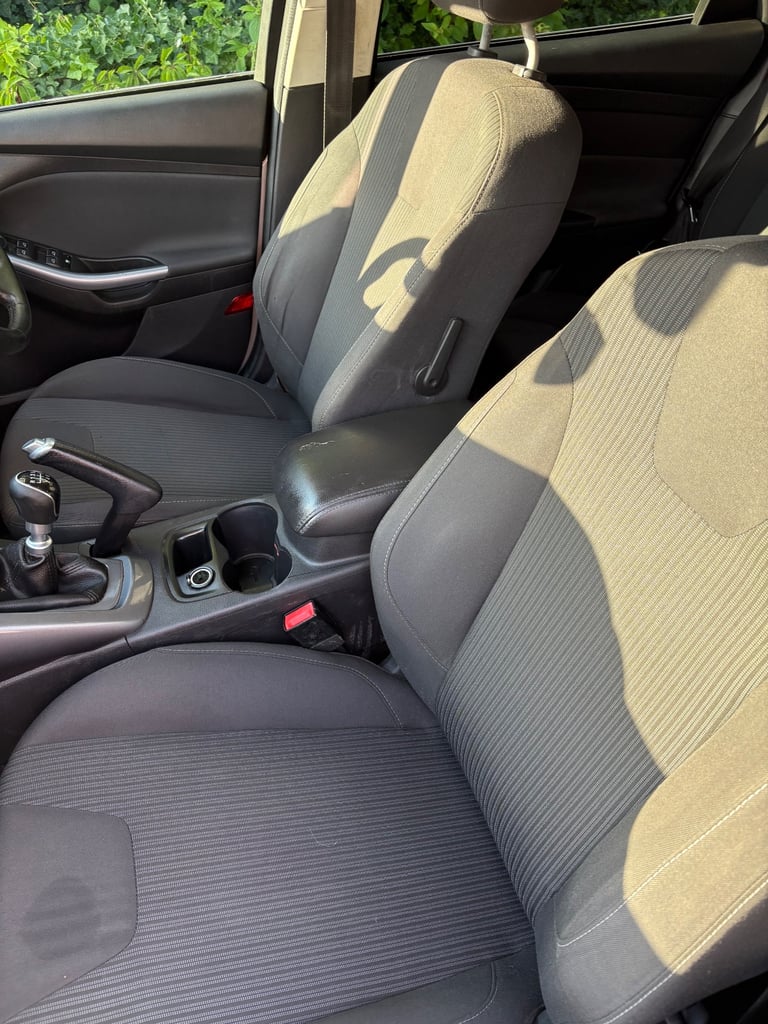 Ford, FOCUS, Estate, 2014, Manual, 1596 (cc), 5 doors