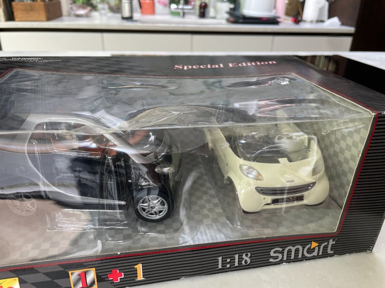 image for Smart car, miniature model 1:18 collectable car in box. 