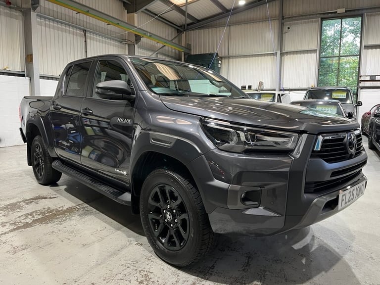 2025 Toyota Hilux 2.8 D-4D-h Invincible X Pickup 4dr Diesel Hybrid Auto 4WD Euro 6 204 ps PICK UP...