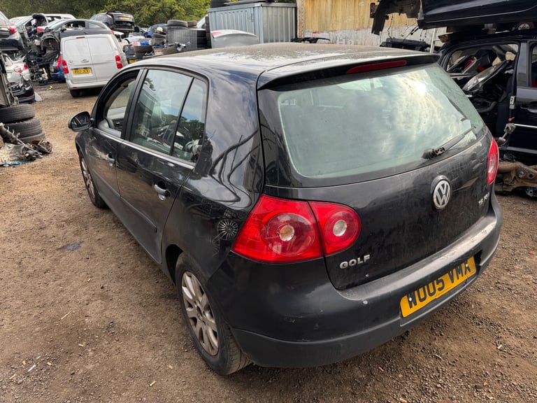 Volkswagen Golf mk5 2.0 tdi 2005 black BREAKING FOR PARTS 