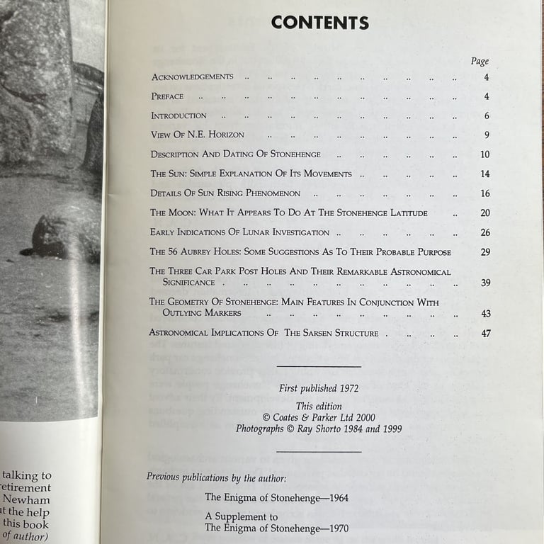 Vintage 2000 (1st published 1972) The Astronomical Significance of Stonehenge paperback booklet.