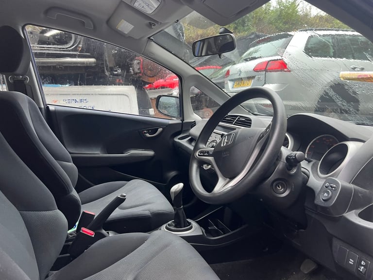 HONDA JAZZ 2009 1.4 PETROL FOR BREAKING