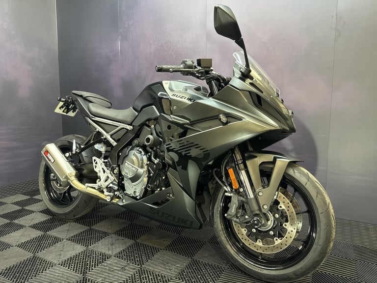 Suzuki GSX-8R 2024 74 Plate black MEGA LOW MILES