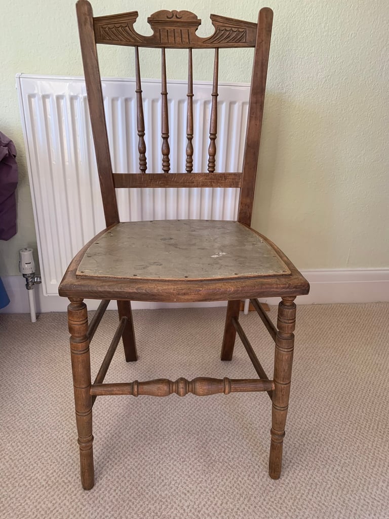 Arts and Crafts style chair (free)