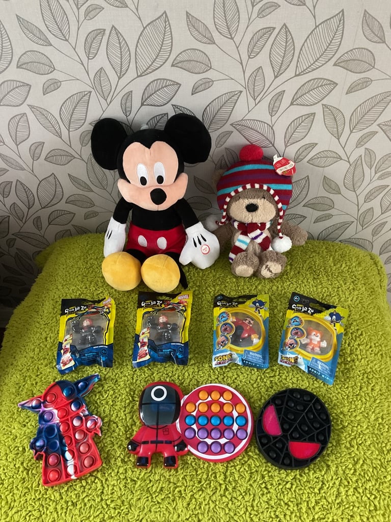 💙💚HEROS Goo Jit Zu and other items 😊