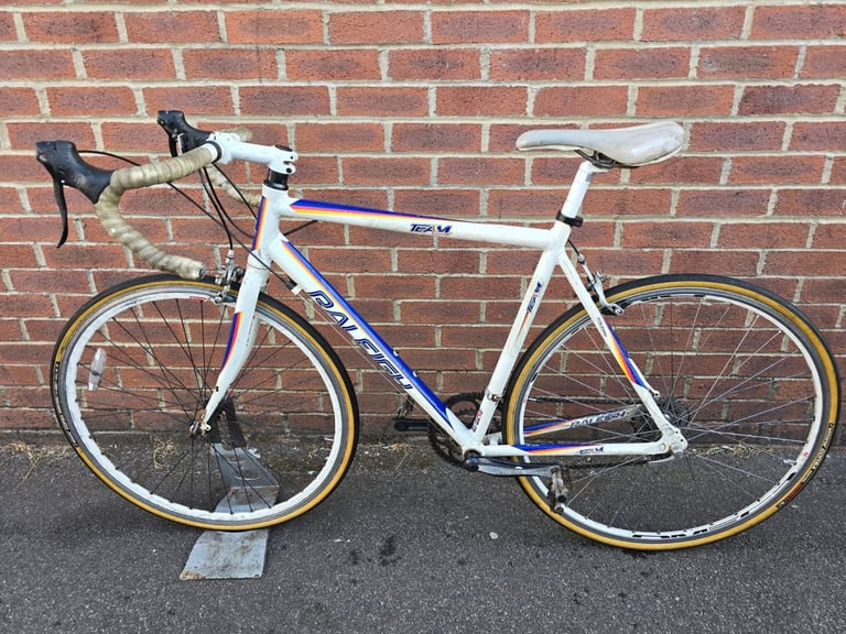 Road racing bike RALEIGH TEAM SPORT Wheels 700C Frame 21,5"