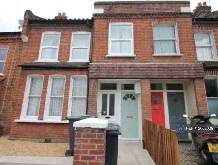 4 bedroom flat in Holdenby Road, London, SE4 (4 bed) (#2663936)