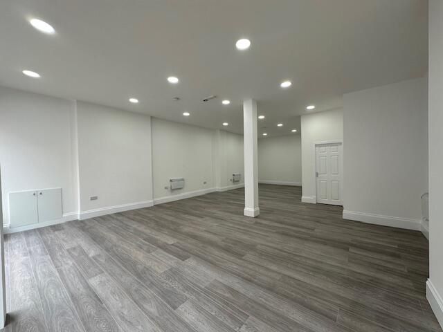 SHOP Available for Let, Cathcart Rd, G42 - £275.00 PW, RATES EXEMPT