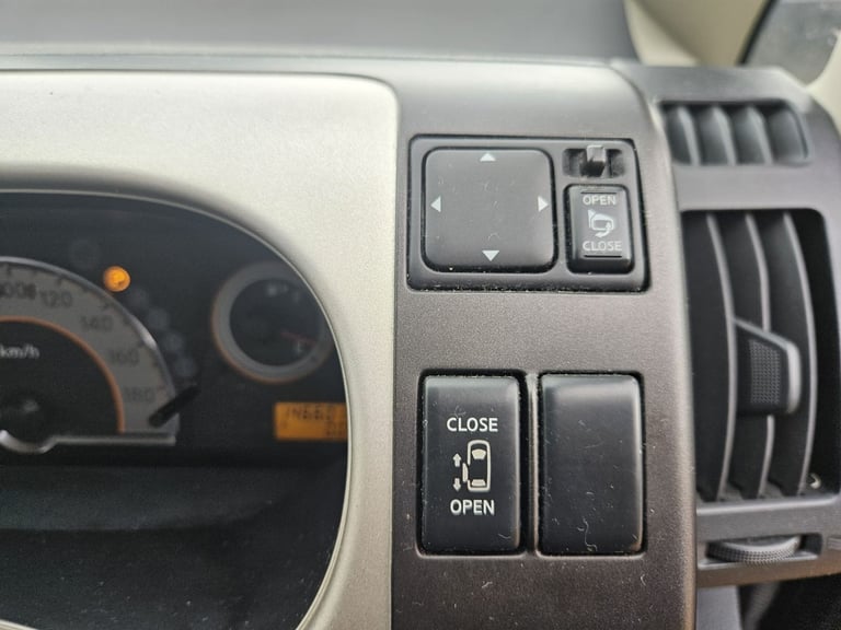 2007 Nissan serena automatic 