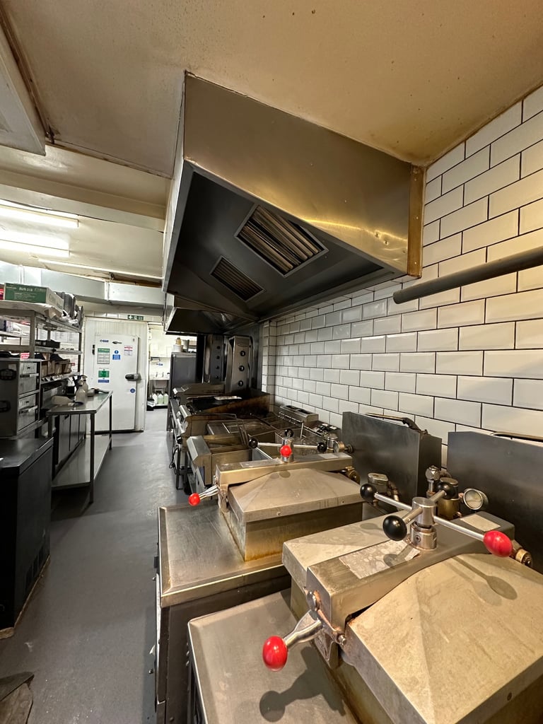 Exceptional & Prime Location Takeaway Lease for Sale Grays RM17 