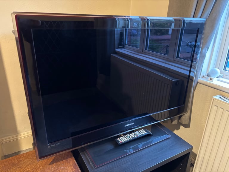image for Samsung 40” TV