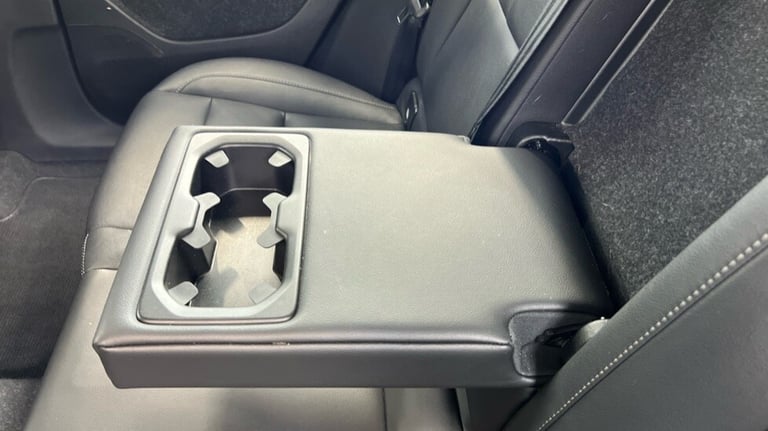 2021 Volvo XC40 Inscription, B4 mild hybrid (Rear Camera,  Black Leather Interior) Estate Petrol ...