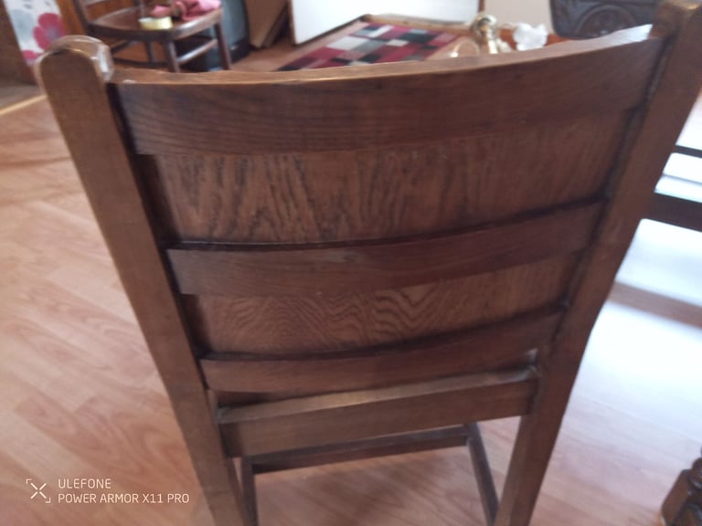 OAK DINNING TABLE