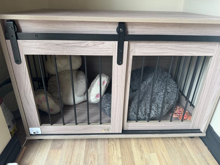 Medium size dog crate 