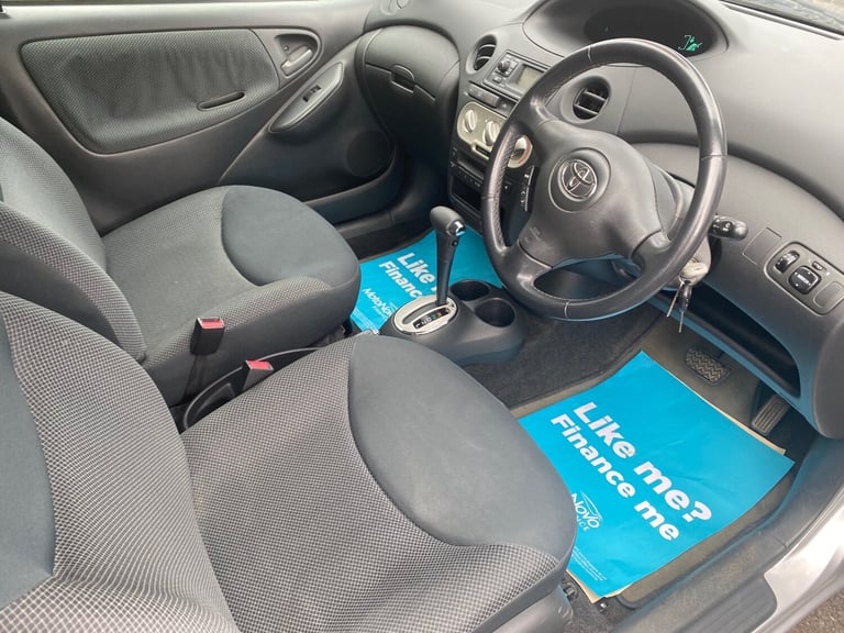 2004 Toyota Yaris 1.3 VVT-i T Spirit 3dr Auto HATCHBACK Petrol Automatic