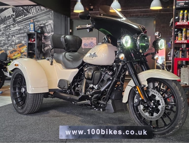 Tri Glide Trikes On Gumtree Dealerships Lind Harley Davidson Used