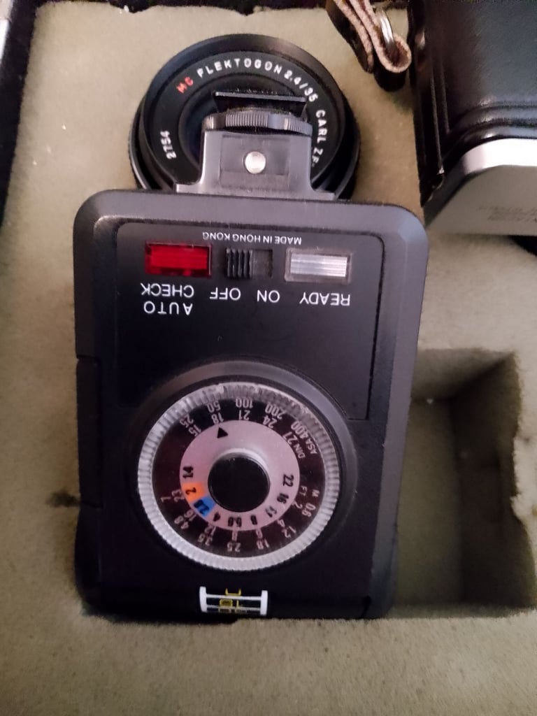 Camera Praktica 